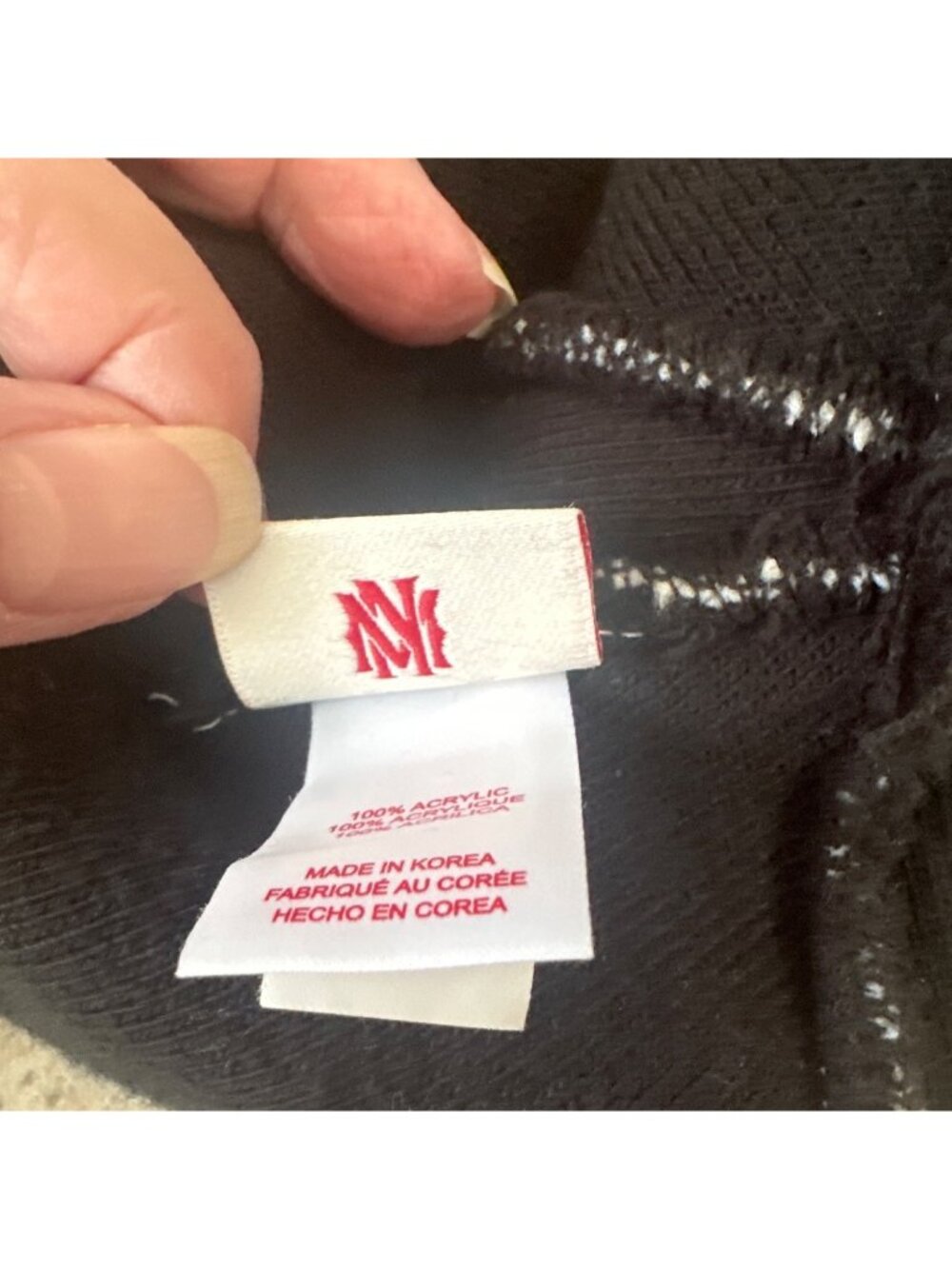 Brooklyn Nets Mitchell & Ness Black & White Pom Beanie Cap Hat Basketball NBA - Picture 6 of 7